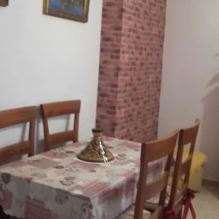 With One Bedroom In Estepona, With Wifi - 220 M From The Bea شقة *