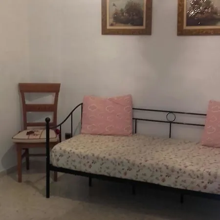 With One Bedroom In Estepona, With Wifi - 220 M From The Bea شقة إِستيبونا